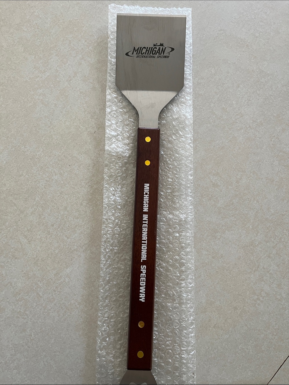 Michigan-Branded Stainless Steel BBQ Turner with Brown Wooden Handle